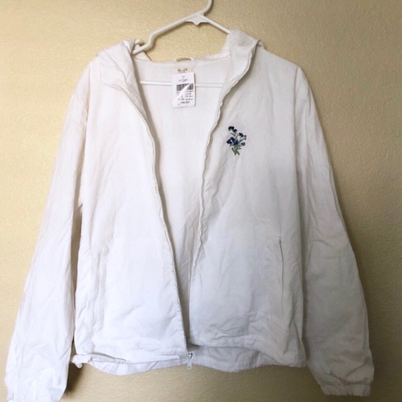 Brandy Melville Jackets & Blazers - Brandy Melville Krissy forget me not white jacket
